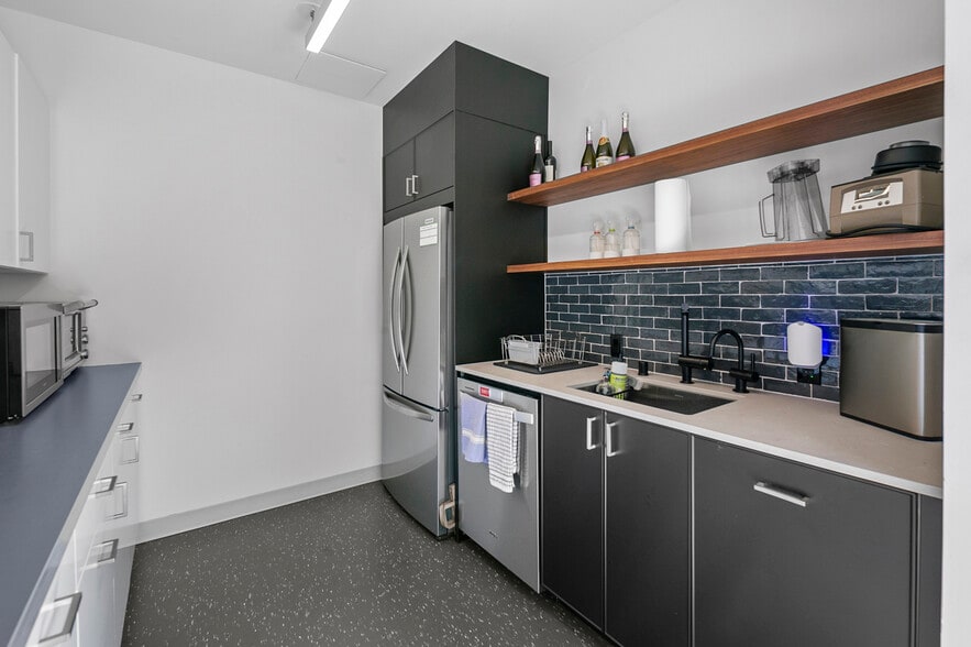 More Photos Of 1148 NW Leary Way, Seattle Office For Lease