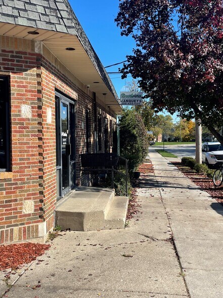 More Photos Of 17265 S Oak Park Ave, Tinley Park Office For Lease