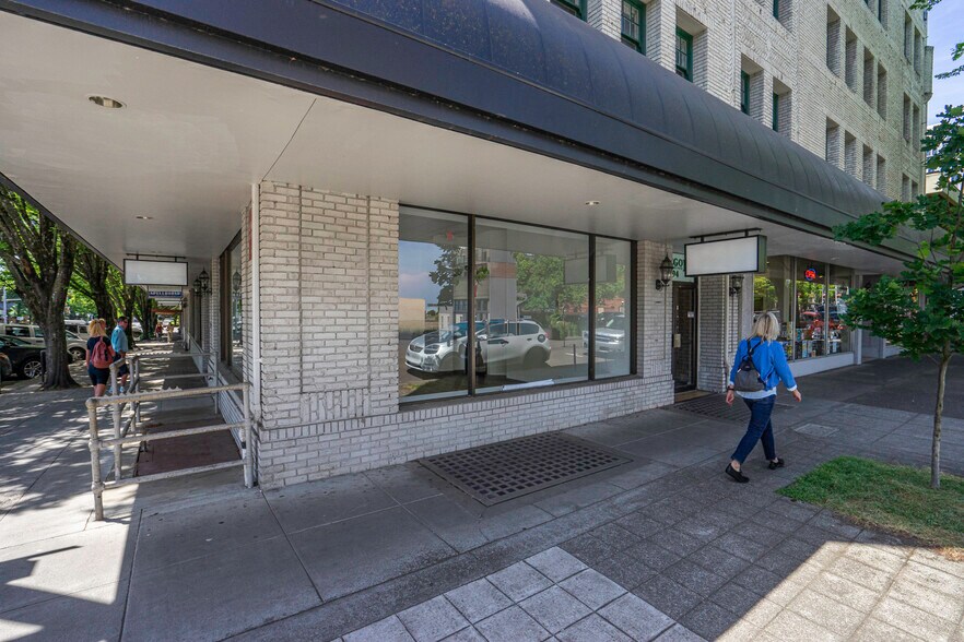 More Photos Of 494 State St, Salem Office For Sale