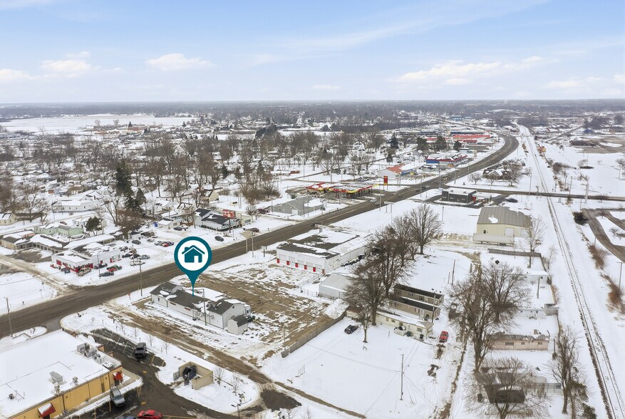 More Photos Of 3823 N Broadway Ave, Muncie Bar For Sale