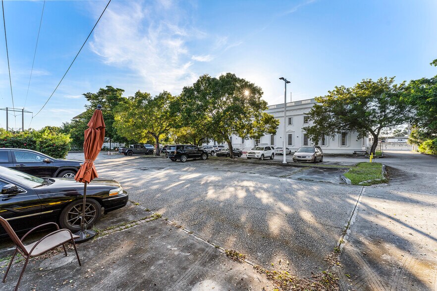 More Photos Of 15165 NW 77th Ave, Miami Lakes Medical For Lease