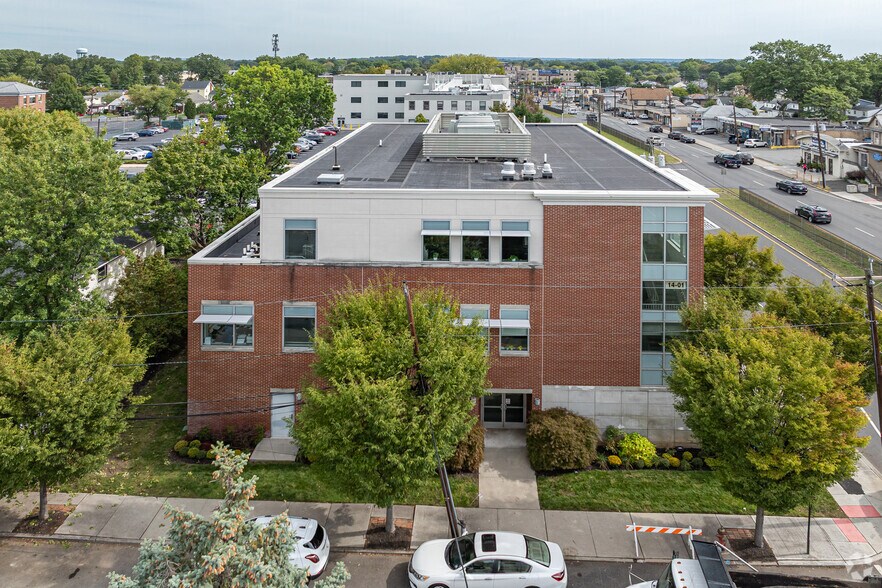 More Photos Of 14-01 Broadway, Fair Lawn Medical For Lease