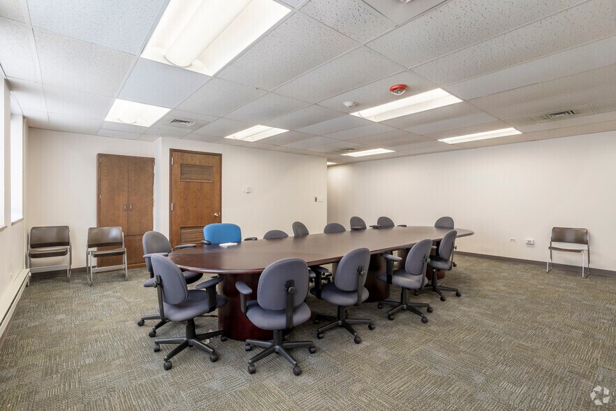 More Photos Of 6650 Cermak Rd, Berwyn Bank For Sale