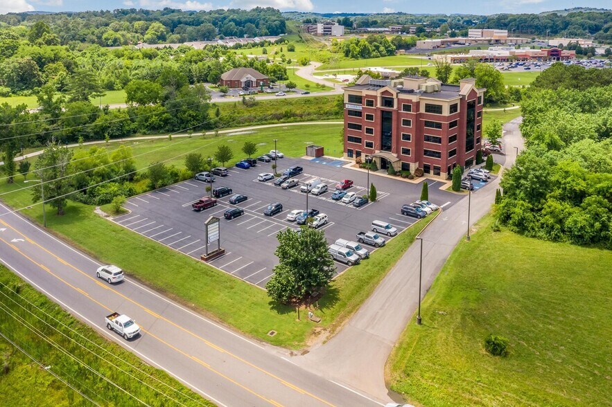 More Photos Of 3855 N Ocoee St, Cleveland Office For Sale