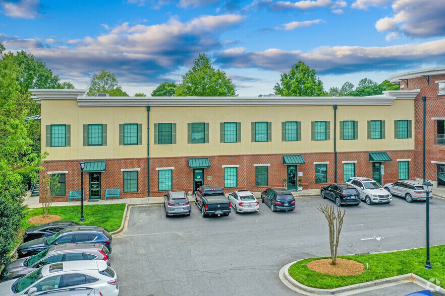 Primary Photo Of 1171 Market St, Fort Mill Medical For Sale