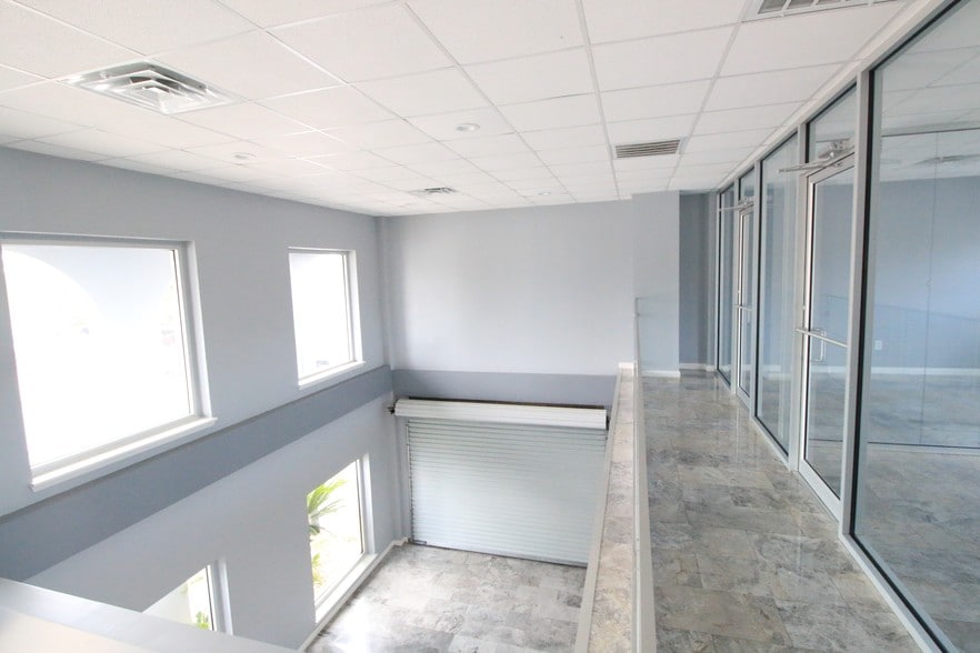 More Photos Of 5827 Star Ln, Houston Warehouse For Sale