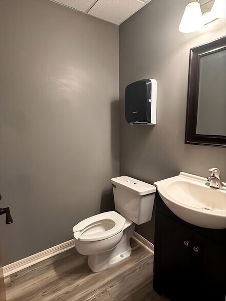 More Photos Of 14902 Winding Creek Ct, Tampa Medical For Lease