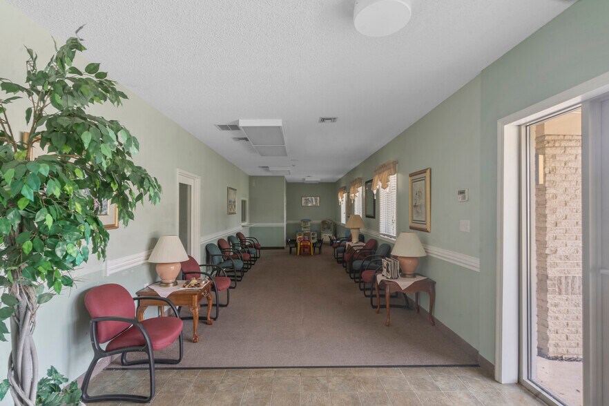 More Photos Of 2180 Northwest Blvd, Newton Medical For Sale