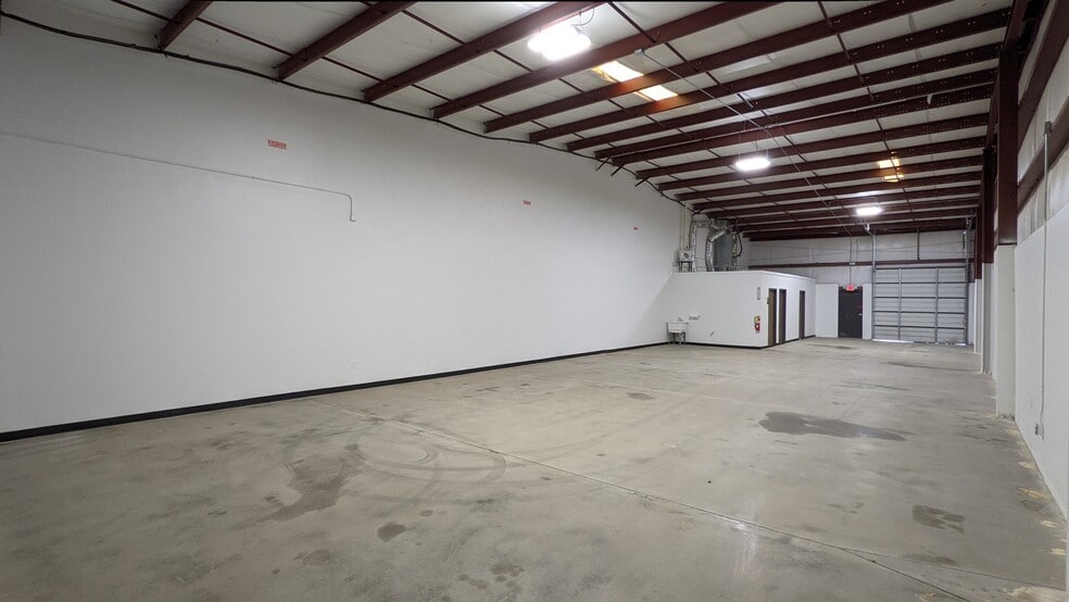 More Photos Of 478 Northdale Rd, Lawrenceville Light Distribution For Lease