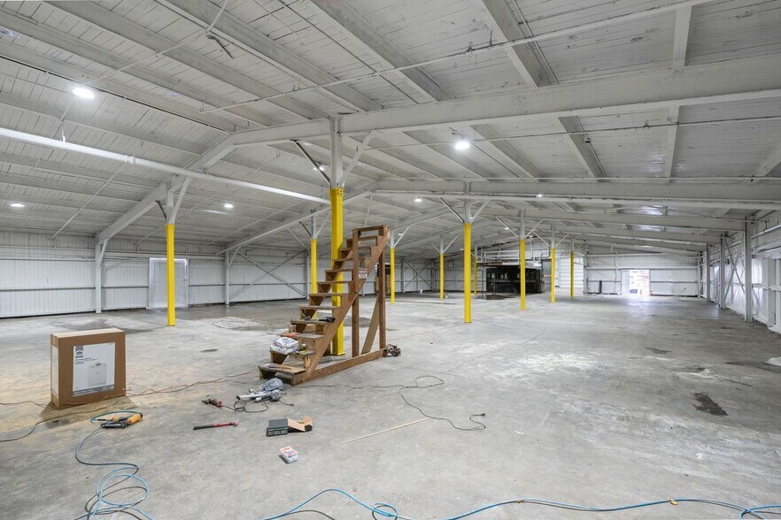 More Photos Of 335 Baxter Ave, Louisville Warehouse For Lease