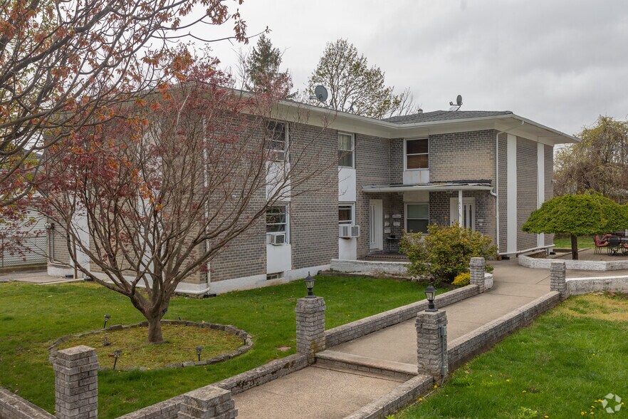 More Photos Of 63 Titus Ave, Staten Island Apartments For Sale