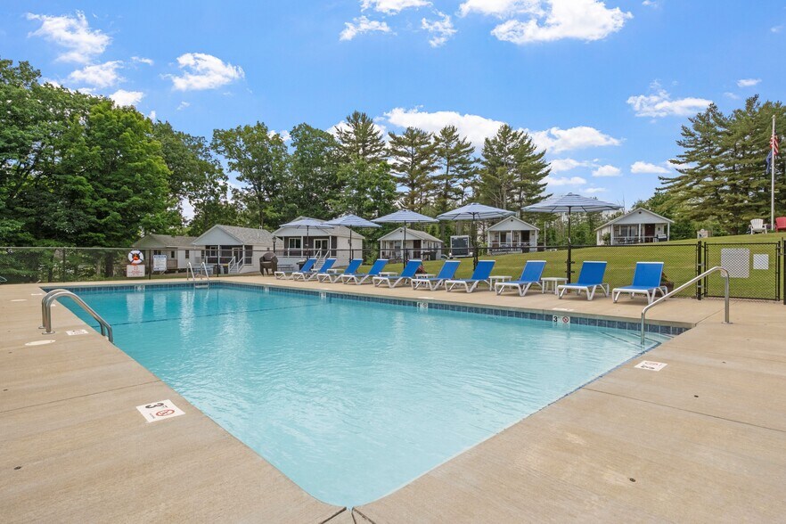 More Photos Of 291 Endicott St N, Laconia Hotel For Sale