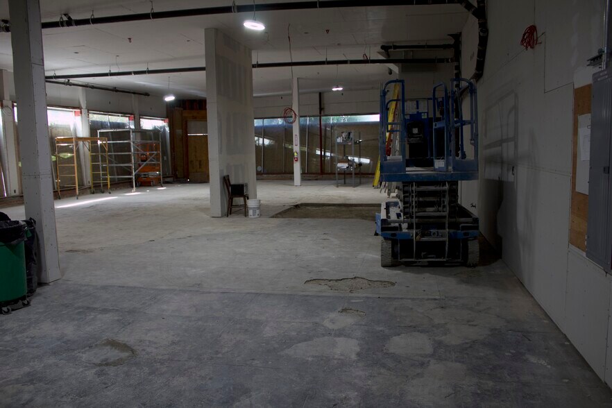 More Photos Of 2400 Broadway, Oakland General Retail For Lease