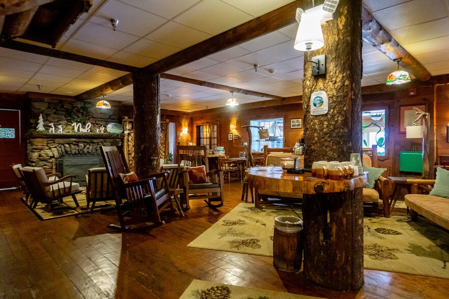 More Photos Of 709 Route 4, Killington Hotel For Sale