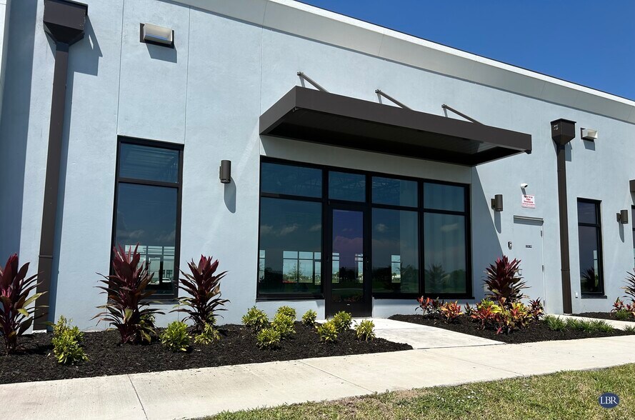 More Photos Of 6156 Breslay Dr, Melbourne Medical For Lease