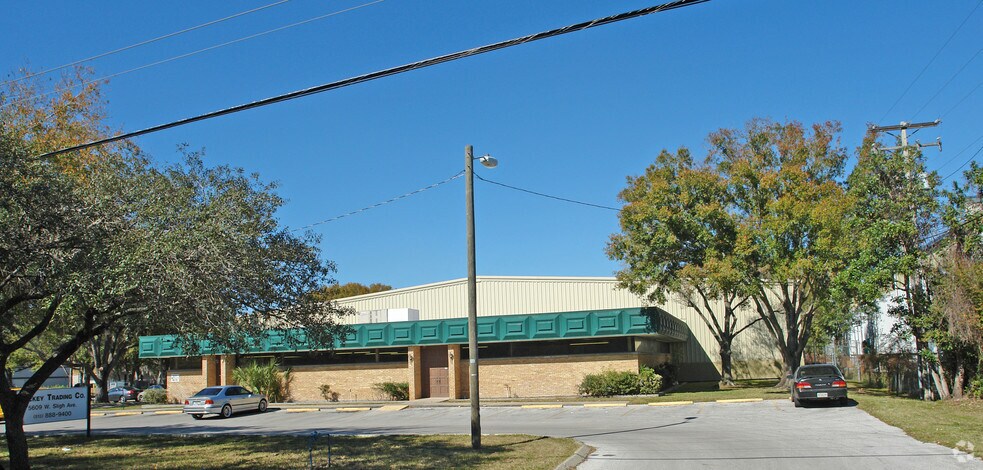 More Photos Of 5609 W Sligh Ave, Tampa Manufacturing For Sale