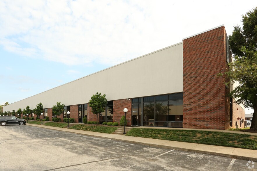 More Photos Of 3600 Chamberlain Ln, Louisville Light Manufacturing For Lease