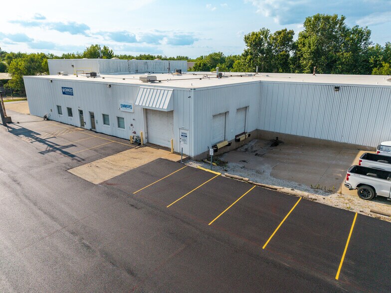 More Photos Of 415 31st Ave, Rock Island Warehouse For Sale