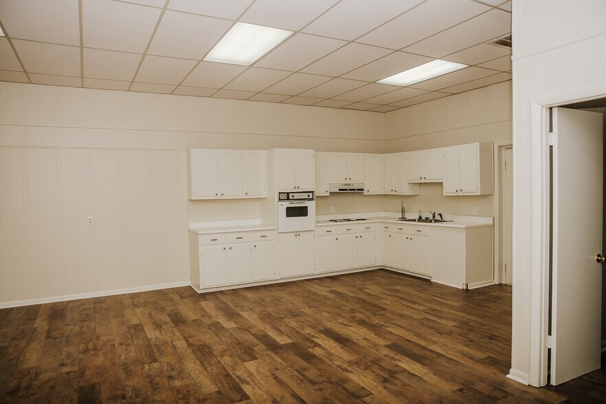 More Photos Of 603 Pilgrim Ave, Muscle Shoals Flex For Sale