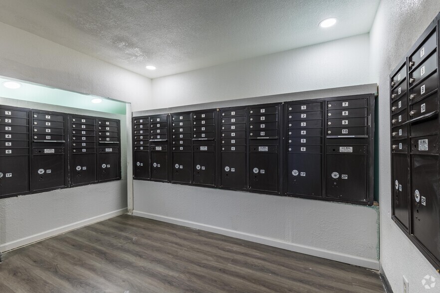 More Photos Of 320 Lee Ave, Bullhead City Apartments For Sale