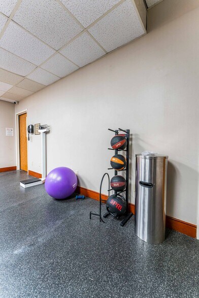 More Photos Of 9880 N Scottsdale Rd, Scottsdale Hospitality For Lease