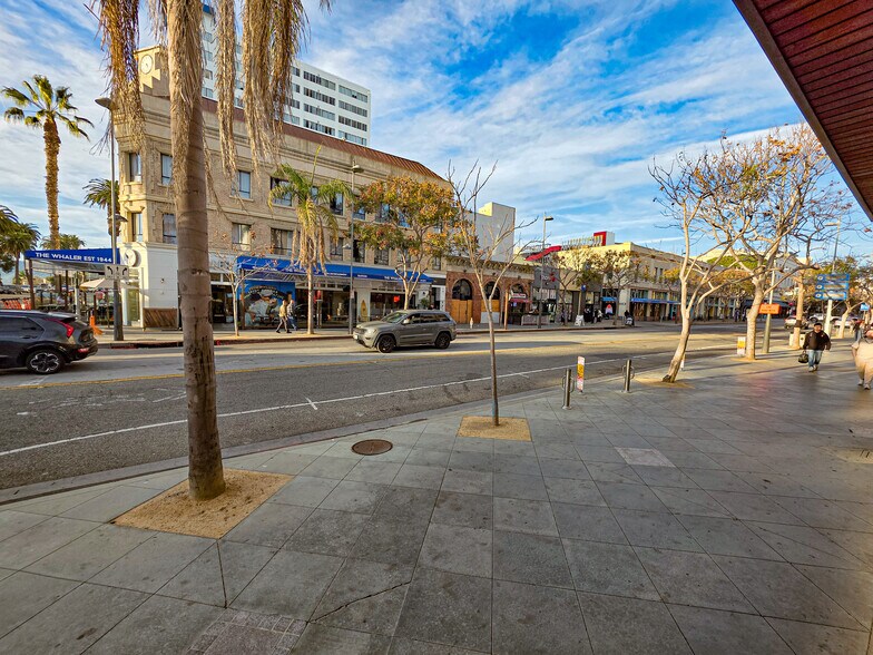 Primary Photo Of 101-117 Broadway, Santa Monica Storefront Retail Residential For Lease