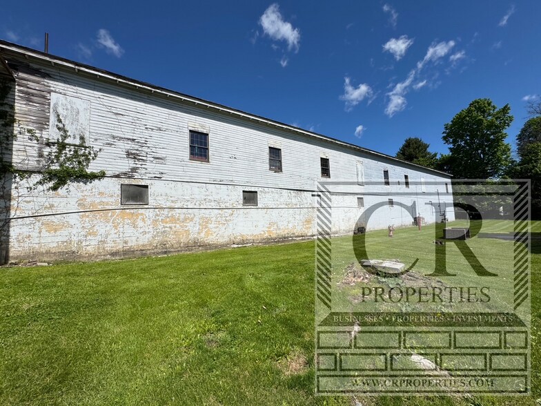 More Photos Of 155 Vineyard Ave, Highland Service For Sale