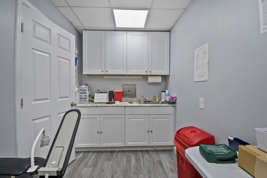 More Photos Of , Jacksonville Office For Sale