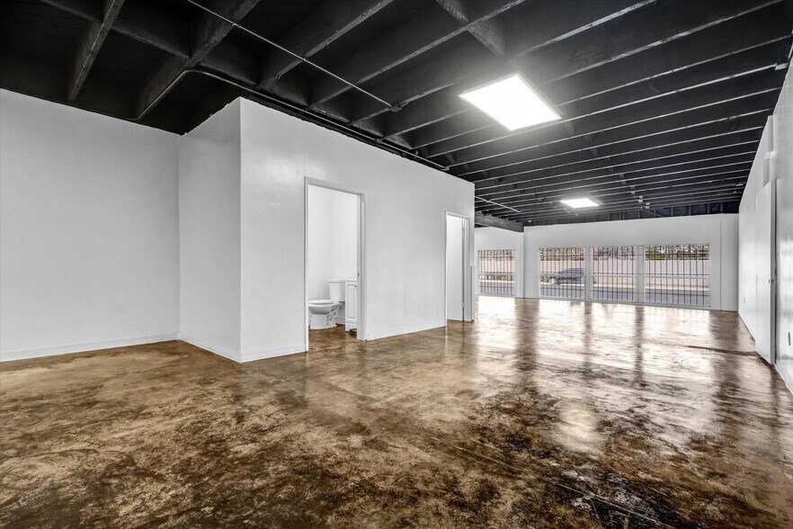 More Photos Of 520 W Pacific Coast Hwy, Long Beach Flex For Sale