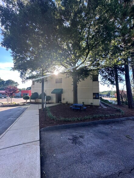 More Photos Of 4000 Wake Forest Rd, Raleigh Medical For Lease