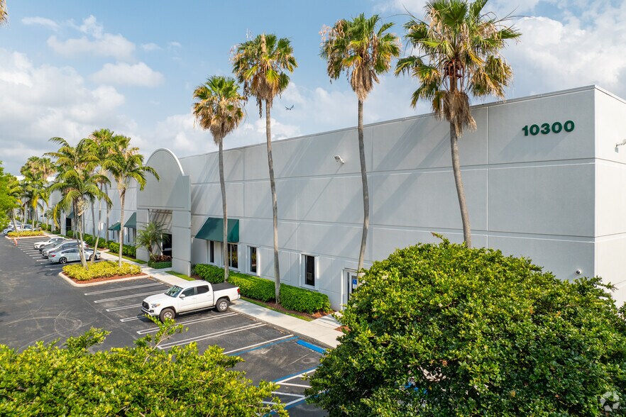 More Photos Of 10300 NW 19th St, Miami Warehouse For Lease