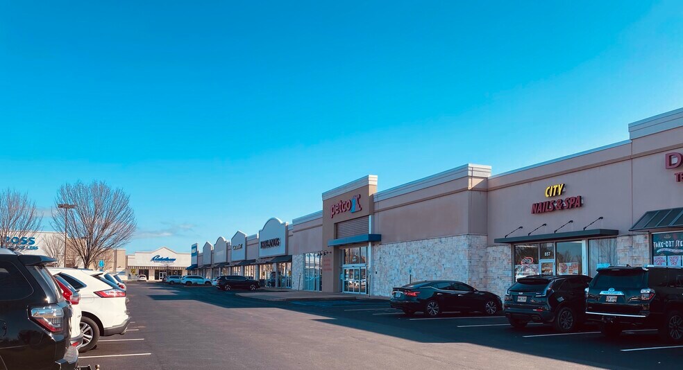 More Photos Of 3978 N Gloster St, Tupelo Storefront For Lease