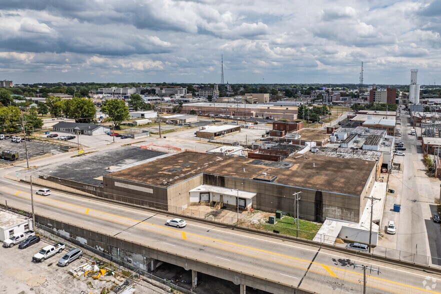 More Photos Of 680 W Tampa St, Springfield Industrial For Lease