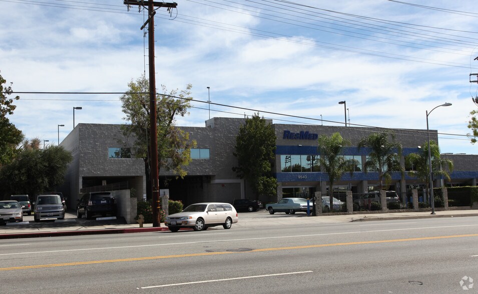 More Photos Of 9540 De Soto Ave, Chatsworth Manufacturing For Lease