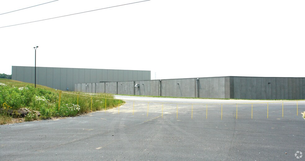More Photos Of 2455 Robison Rd W, Erie Distribution For Lease