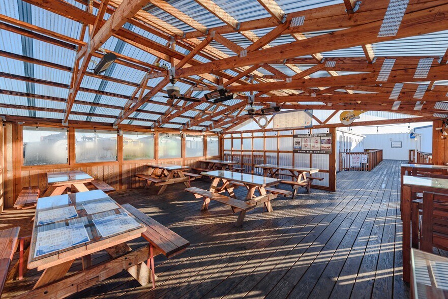 More Photos Of 102 Hall Ave, Coos Bay Restaurant For Sale