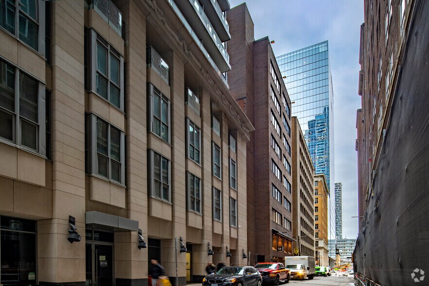 More Photos Of 56 Temperance St, Toronto Office For Lease