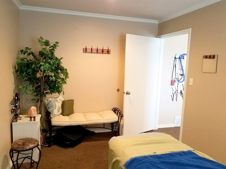 More Photos Of 898 S State St, Orem Office For Lease