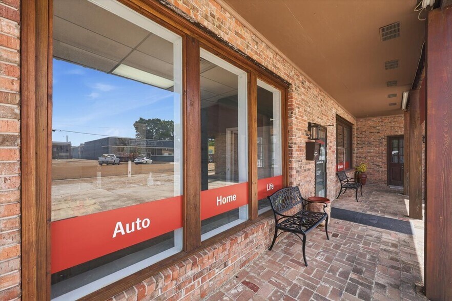 More Photos Of 148 W Green St, Hazlehurst Office For Sale