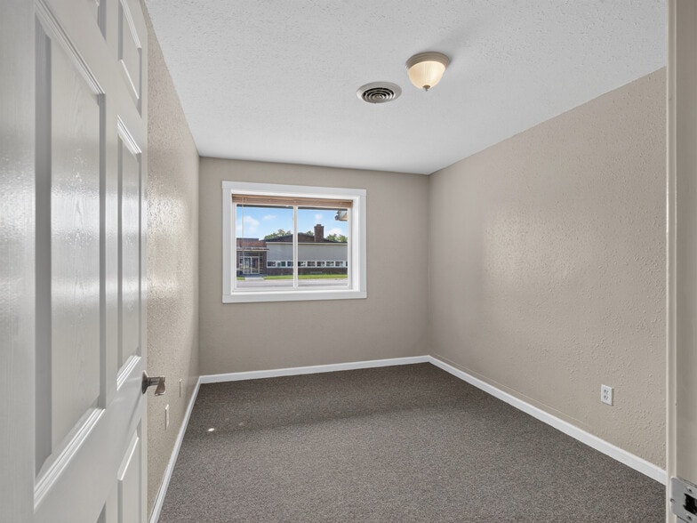 More Photos Of 200 S 4th St, Kawkawlin Assisted Living For Sale