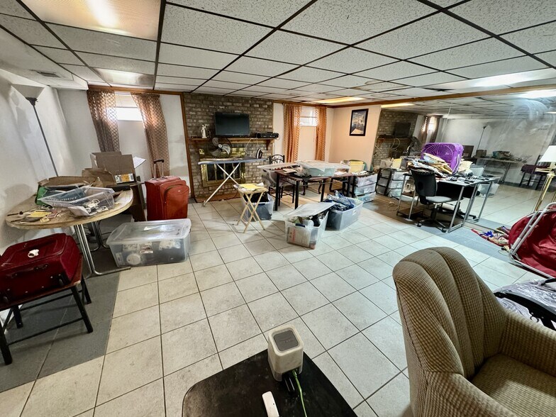 More Photos Of 2725 North Point Rd, Dundalk Office For Sale
