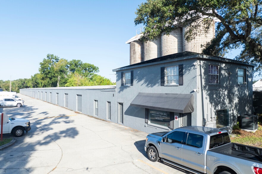 More Photos Of 501 S Falkenburg Rd, Tampa Warehouse For Lease