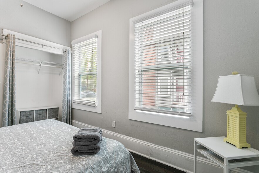 More Photos Of 1720 W Hills Ave, Tampa Apartments For Sale