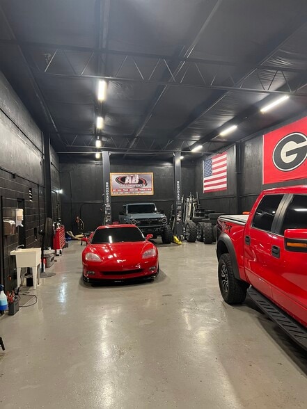 More Photos Of 1201 N Ashley St, Valdosta Auto Repair For Sale