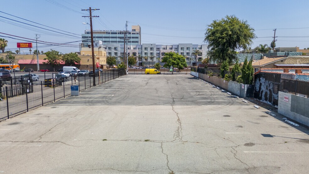 More Photos Of 14430 Vanowen St, Van Nuys Land For Sale
