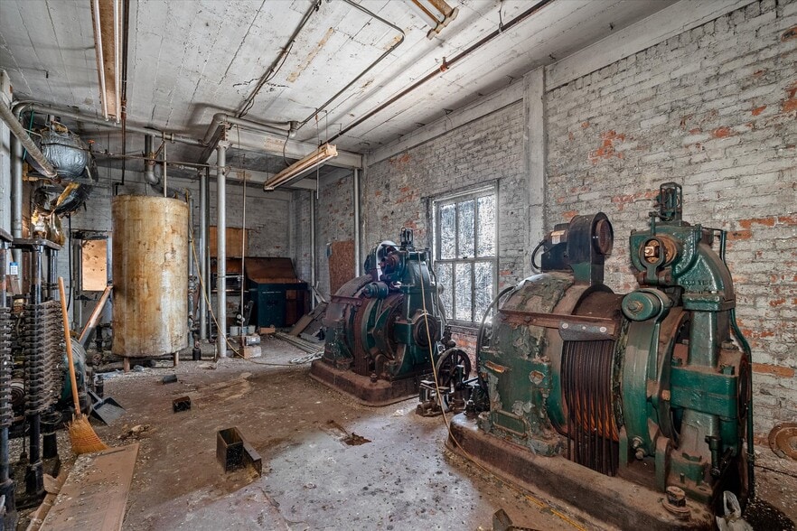 More Photos Of 509 Marshall St, Shreveport Office For Sale
