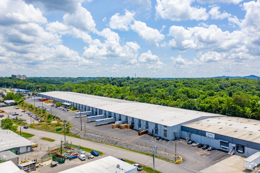 More Photos Of 421 McNally Dr, Nashville Warehouse For Lease