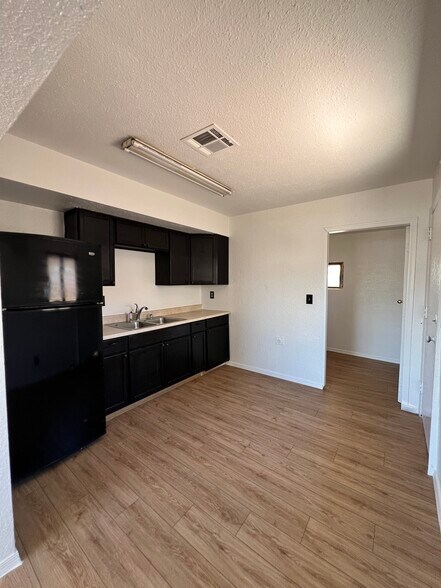 More Photos Of 1806 W Sherman St, Phoenix Industrial For Sale