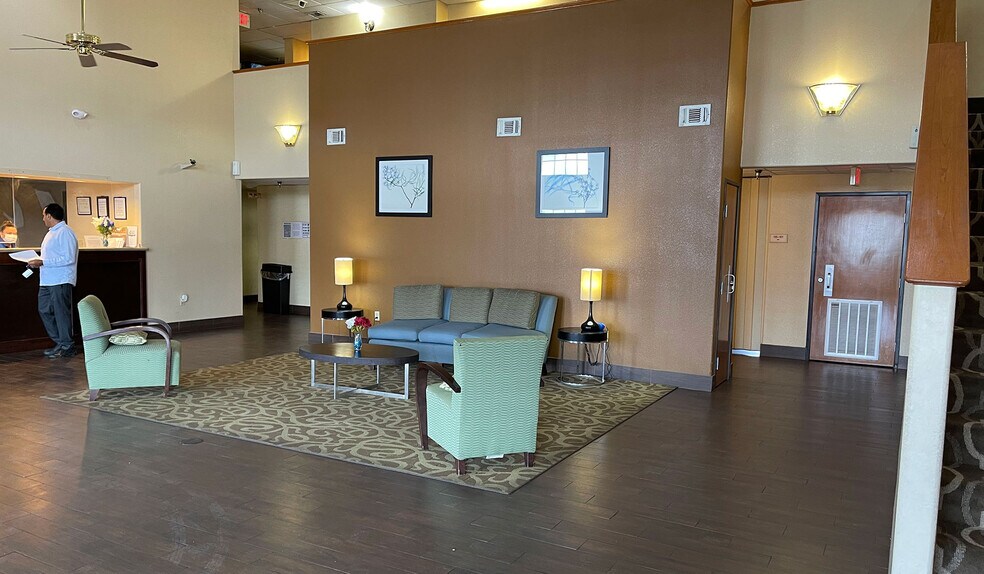 More Photos Of 1301 W Expressway 83, Pharr Hotel For Sale