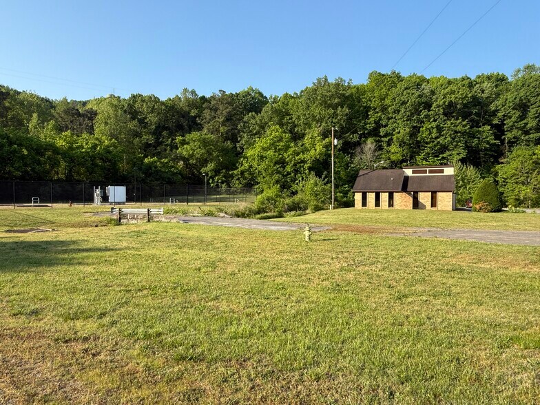 More Photos Of 508 Scarboro Ln, Oak Ridge Office For Sale